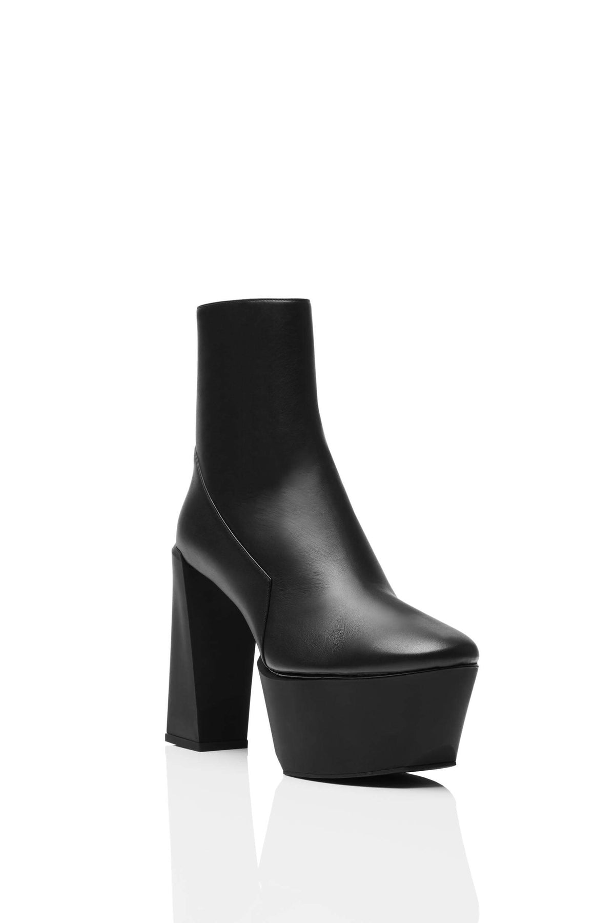 HAIKI 651 – Back zip platform boot with softly rounded toe. Finished in calf nappa in black. 