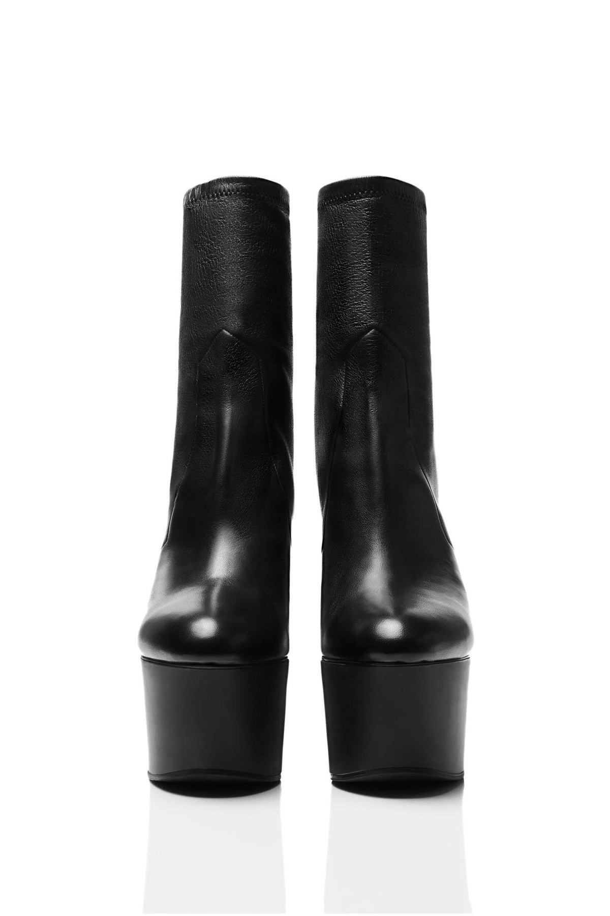 HAIKI 851 – Stretch pull-on platform boot with chic, almond shape toe. Made of Nappa leather in black. 