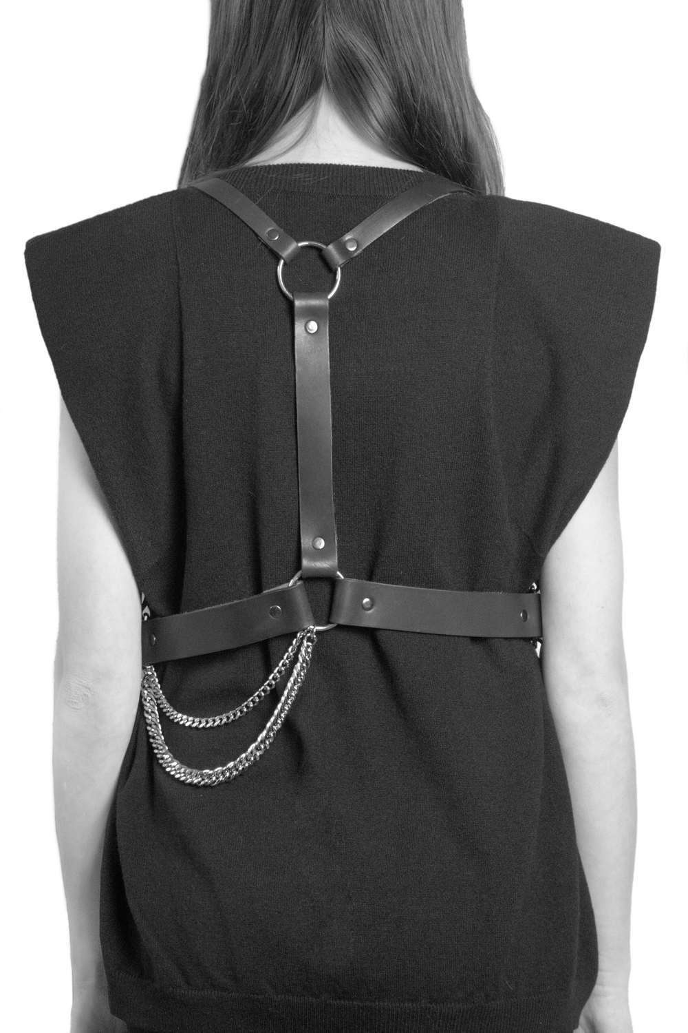 LEATHER HARNESS WITH CHAIN